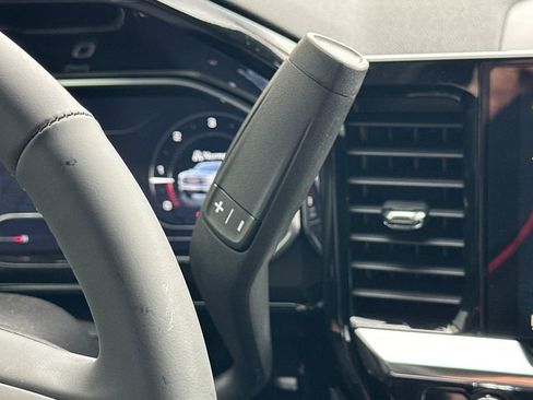 New 2025 GMC Sierra 1500 SLE image 18