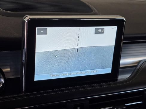 Used 2022 Lincoln Corsair FWD w/ Premium Package image 18