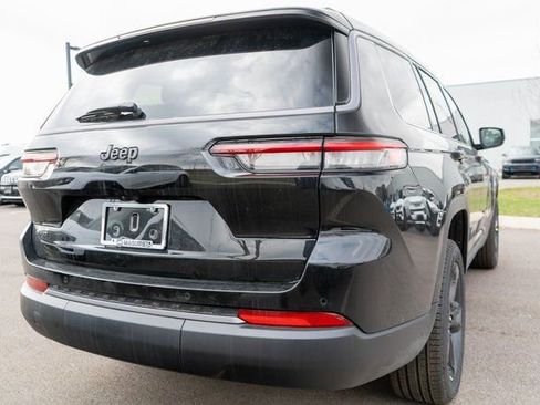New 2026 Jeep Grand Cherokee L Limited w/ Limited Altitude Package AWD/4WD image 5