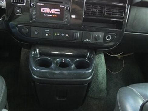 Used 2017 GMC Savana 2500 RWD image 33