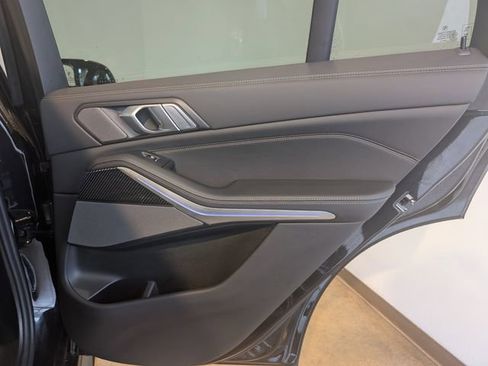 Used 2025 BMW X5 M60i w/ Climate Comfort Package image 28