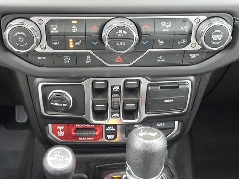 New 2026 Jeep Wrangler Unlimited Rubicon image 16