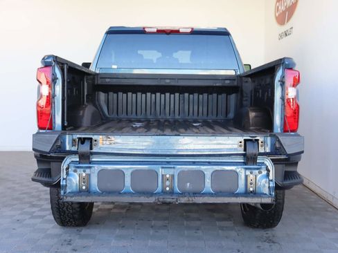 Used 2025 Chevrolet Silverado 2500 Custom w/ Custom Value Package image 6