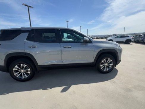 Used 2025 Chevrolet Equinox LT image 9