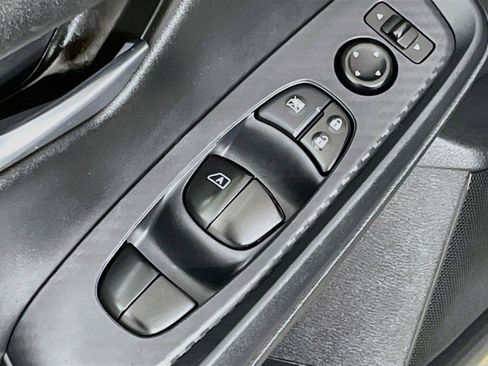 Used 2024 Nissan Sentra SV FWD image 19