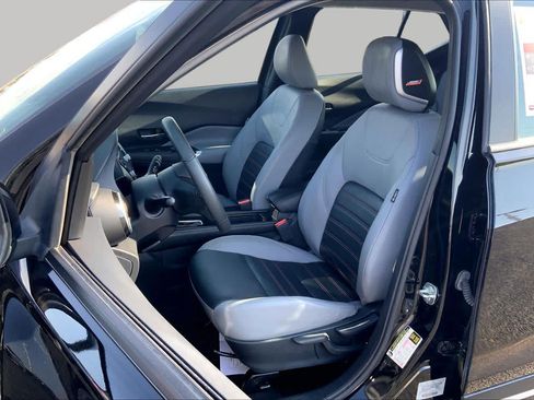 Used 2023 Nissan Kicks SR w/ SR Premium Package FWD image 8