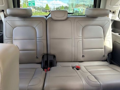 Used 2022 Lincoln Navigator Reserve image 25