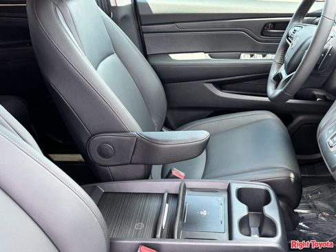 Used 2026 Honda Odyssey EX-L image 13