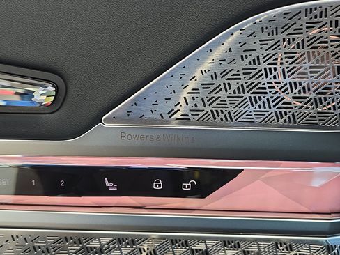 New 2025 BMW i7 M70 w/ Executive Package image 19