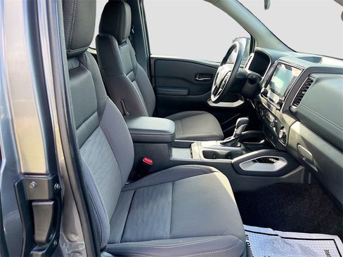 Used 2024 Nissan Frontier SV image 25