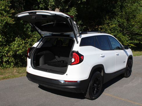 Used 2023 GMC Terrain AT4 AWD/4WD image 7