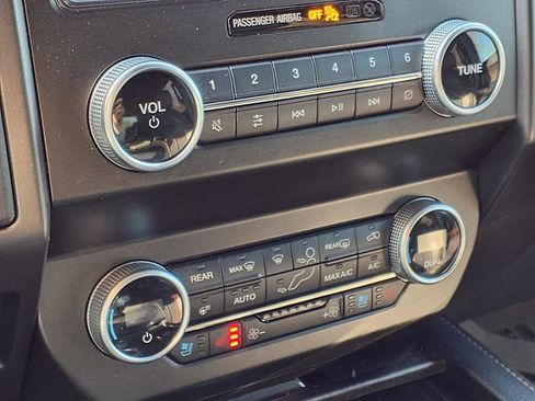 Used 2021 Ford Expedition Limited image 8