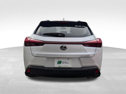 Used 2024 Lexus UX 250h FWD image 6