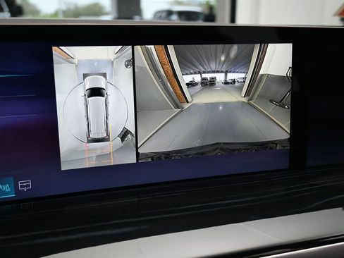 Used 2025 Cadillac Escalade ESV Sport w/ Touring Package image 25