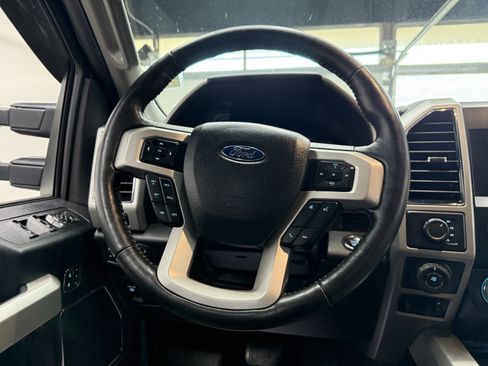 Used 2018 Ford F150 Lariat w/ Equipment Group 502A Luxury AWD/4WD image 10