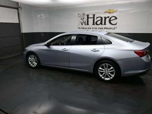 Used 2017 Chevrolet Malibu LT FWD image 30