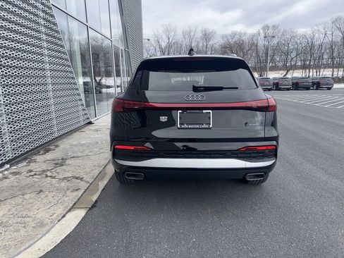 Used 2025 Audi Q5 2.0T Premium w/ Convenience Package image 15