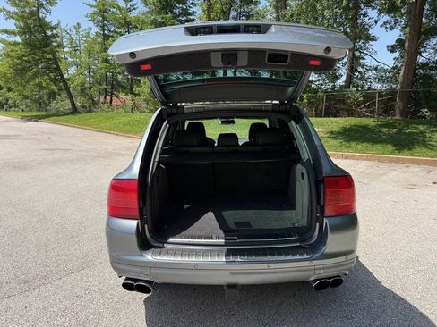 Used 2005 Porsche Cayenne Turbo AWD/4WD image 22