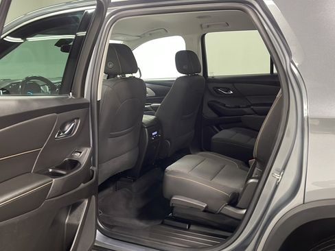 Used 2018 Chevrolet Traverse LT FWD image 11