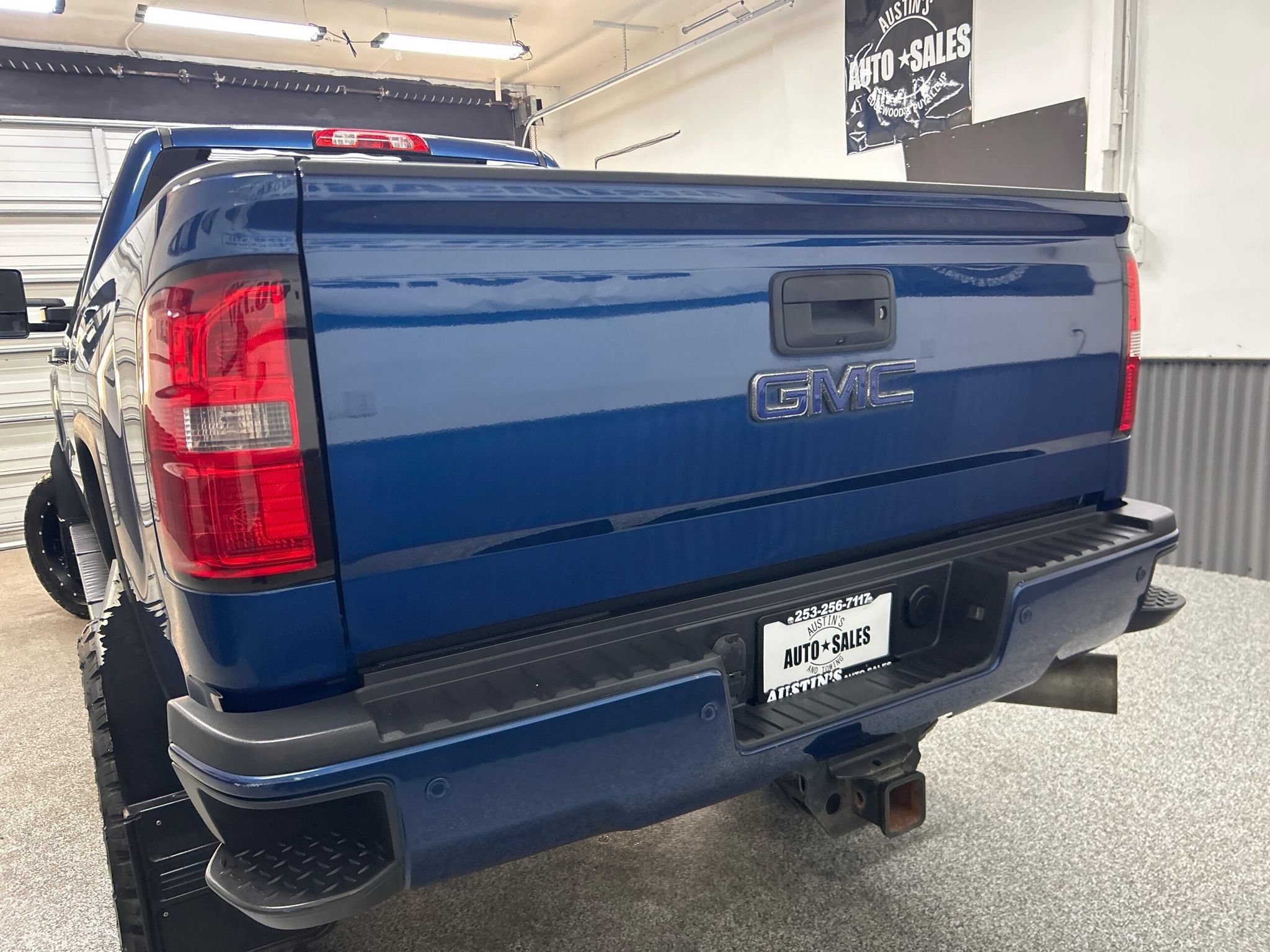 Used 2015 GMC Sierra 3500 SLT AWD/4WD image 5