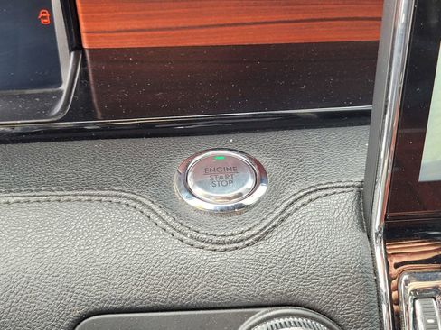 Used 2023 Lincoln Navigator Reserve image 25