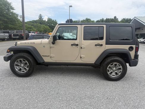Used 2016 Jeep Wrangler Unlimited Rubicon w/ Connectivity Group AWD/4WD image 2