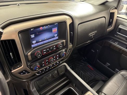 Used 2015 GMC Sierra 3500 Denali w/ Duramax Plus Package image 32