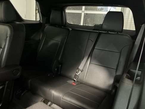 Used 2023 Chevrolet Traverse LT w/ LT Premium Package AWD/4WD image 26