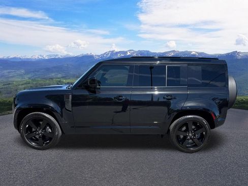 Used 2025 Land Rover Defender 110 X-Dynamic SE AWD/4WD image 2