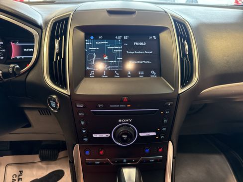 Used 2016 Ford Edge Titanium w/ Equipment Group 302A AWD/4WD image 20