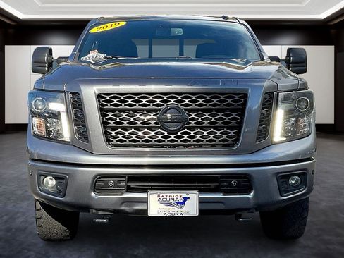 Used 2019 Nissan Titan SV w/ SV Convenience Package image 3
