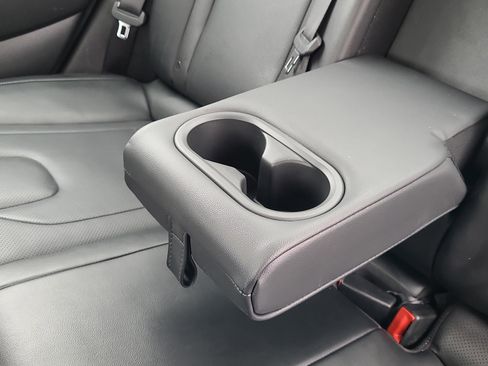 Used 2023 Hyundai Elantra Limited image 14