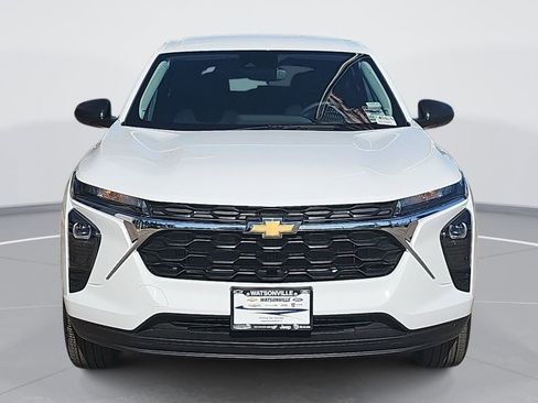 New 2026 Chevrolet Trax LS w/ Driver Confidence Package FWD image 8