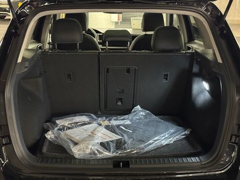 New 2026 Volkswagen Taos SE AWD/4WD image 36