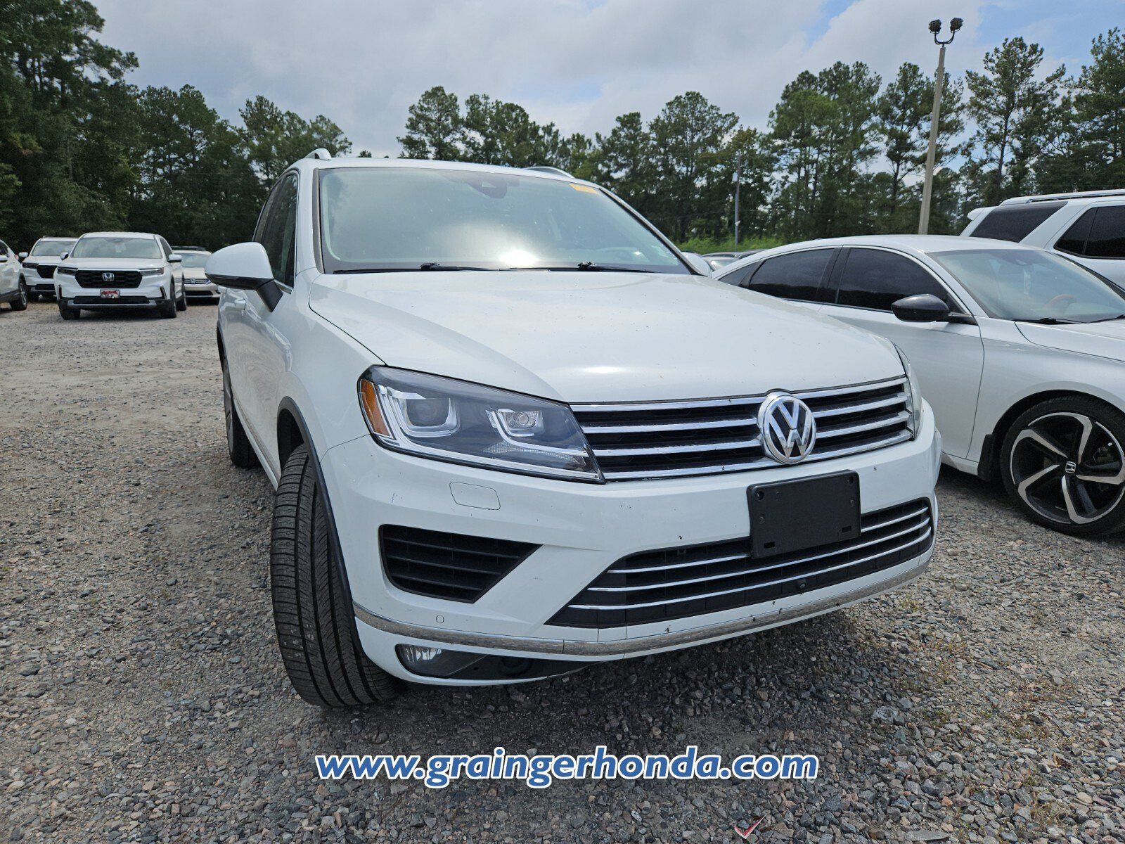 Used 2016 Volkswagen Touareg Executive AWD/4WD image 4