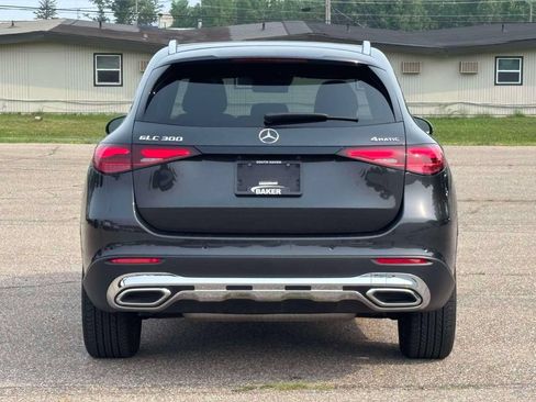 Used 2025 Mercedes-Benz GLC 300 4MATIC image 32