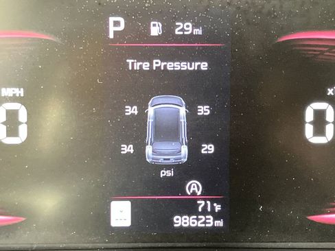 Used 2023 Kia Soul LX w/ LX Technology Package image 21