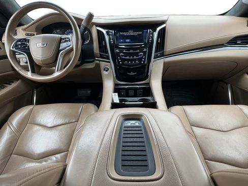 Used 2019 Cadillac Escalade Platinum image 20