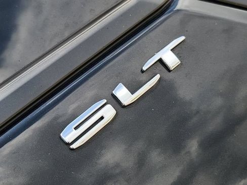 Used 2024 GMC Terrain SLT FWD image 10