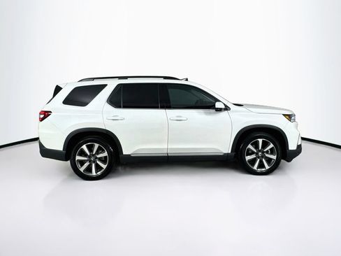 Used 2024 Honda Pilot Touring image 9