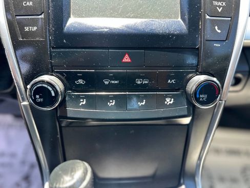 Used 2016 Toyota Camry SE FWD image 12