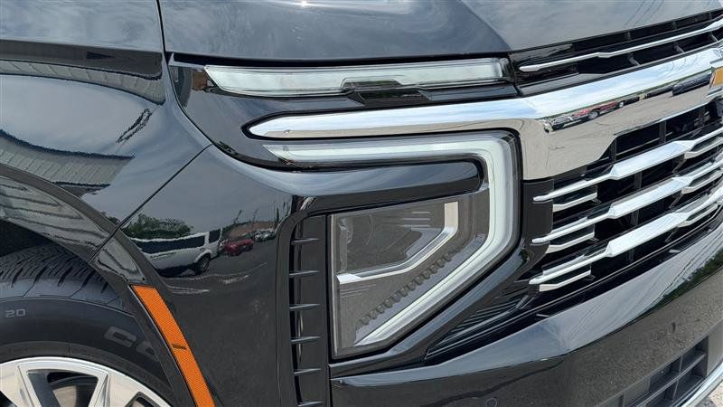 Used 2026 Chevrolet Suburban Premier RWD image 10