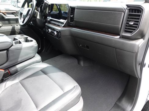 Used 2023 GMC Sierra 1500 SLE w/ X31 Off-Road Package AWD/4WD image 39