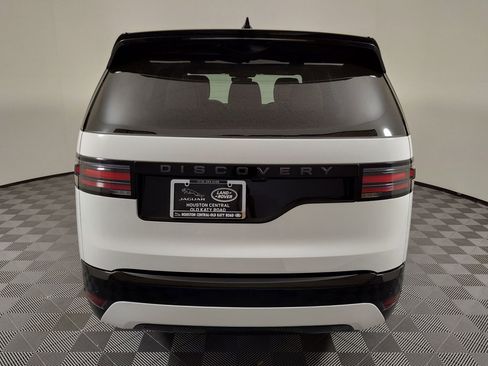 Certified 2025 Land Rover Discovery Dynamic SE image 8