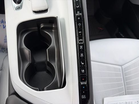 Used 2023 Chevrolet Corvette Stingray Preferred Cpe w/ Z51 Performance Package RWD image 16