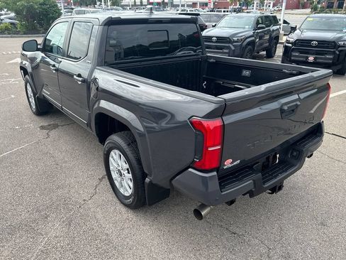Used 2025 Toyota Tacoma SR5 w/ SR5 Upgrade Package AWD/4WD image 5
