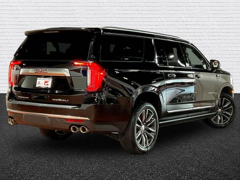 Used 2023 GMC Yukon XL Denali AWD/4WD image 7