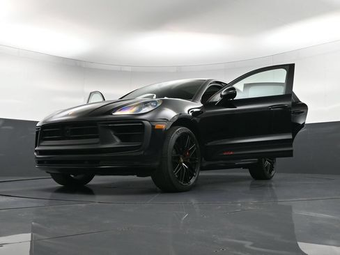 Certified 2023 Porsche Macan GTS AWD/4WD image 38