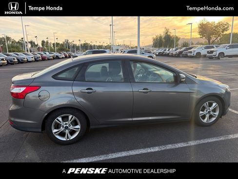 Used 2014 Ford Focus SE FWD image 1