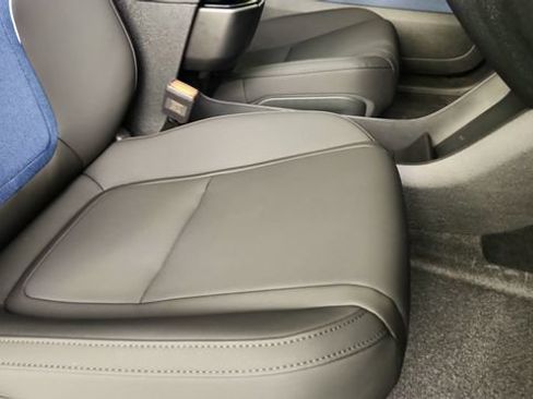 New 2026 Volvo EX30 Plus w/ Protection Package Premier RWD image 32